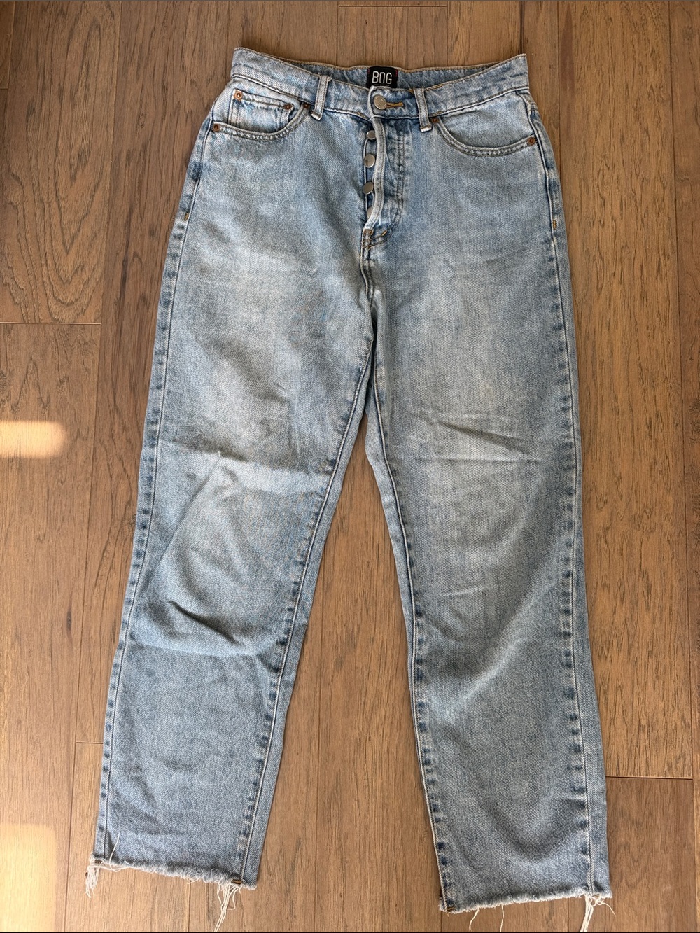 BDG Light Blue Relaxed Button-Fly Cropped Jeans 26